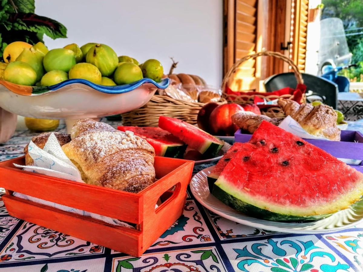 Lauricella Bed And Breakfast Lipari Kültér fotó