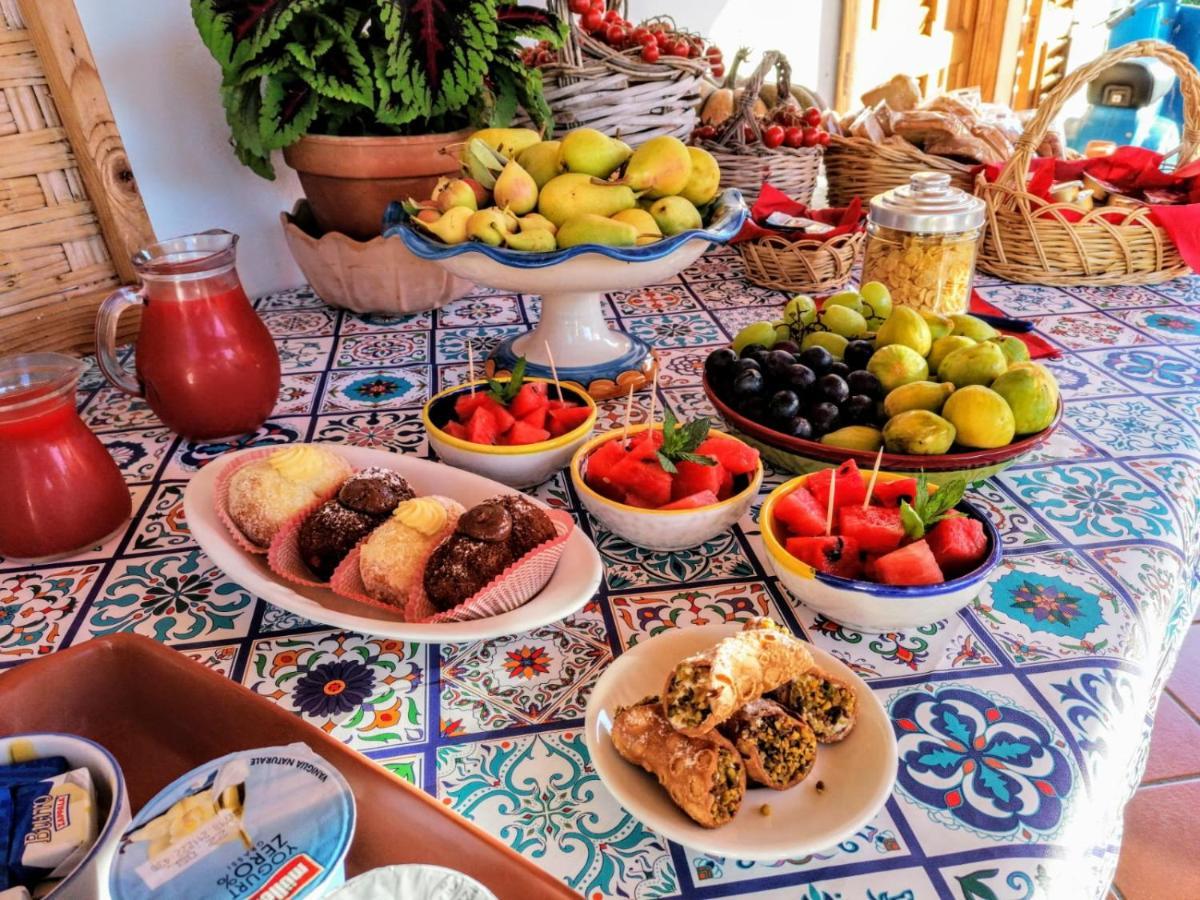 Lauricella Bed And Breakfast Lipari Kültér fotó